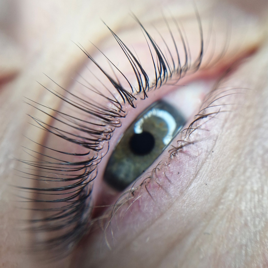 ламинирование ресниц с глубоким уходом (авторская техника)