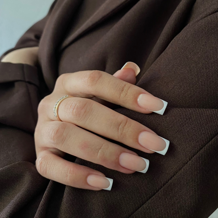 Маникюр + укрепление + (френч/втирка/стемпинг)