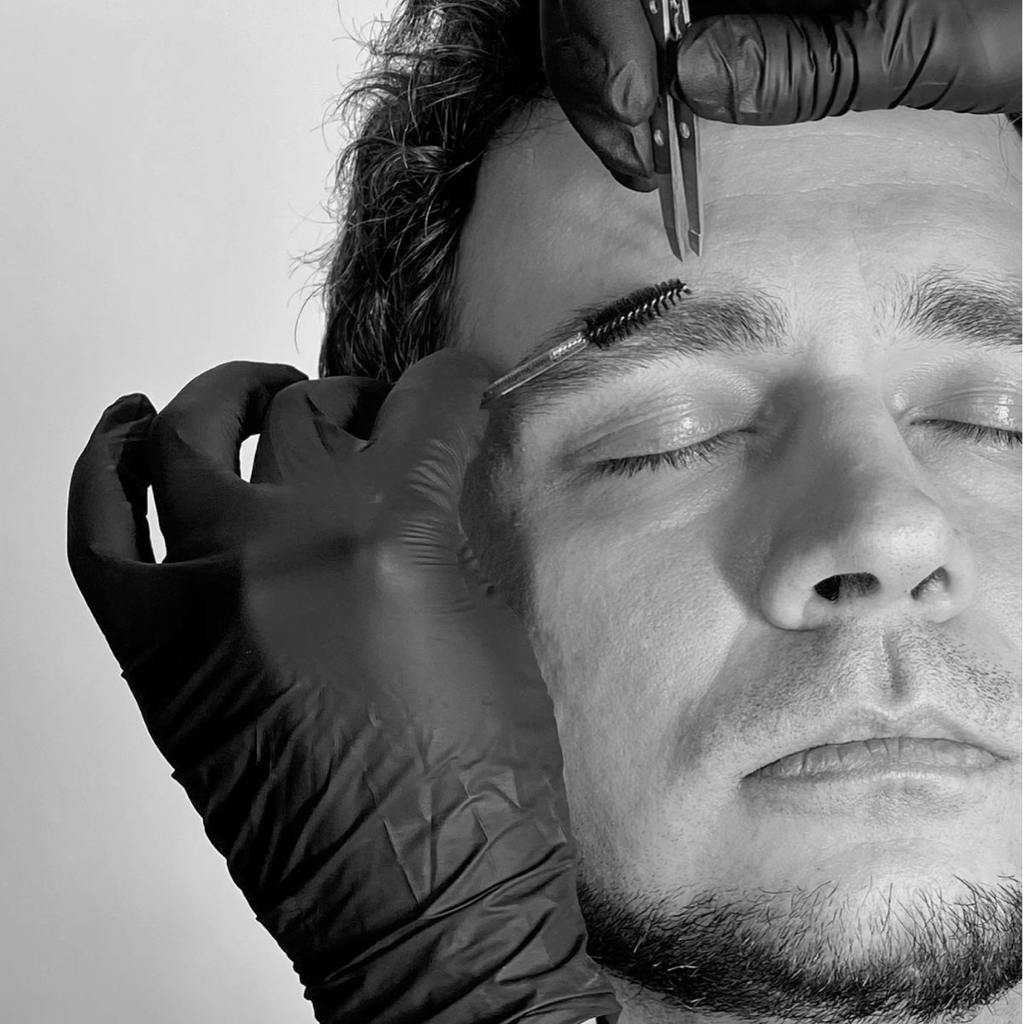 Мужская коррекция бровей