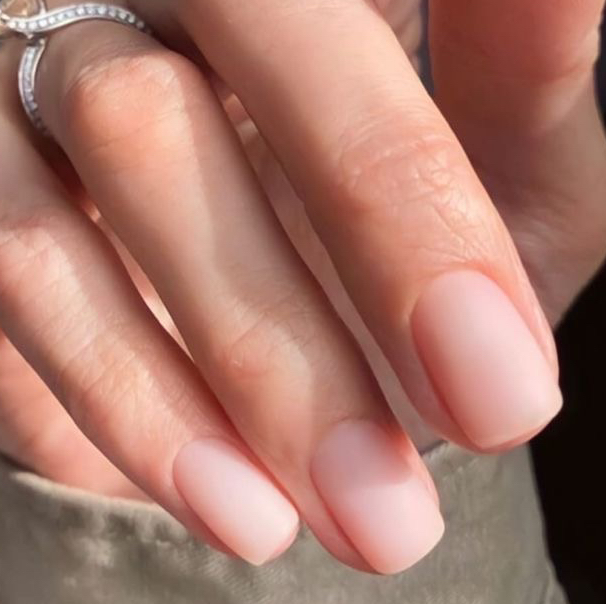 Снятие гель лака + восстанавливающая система (без гигиенического маникюра)