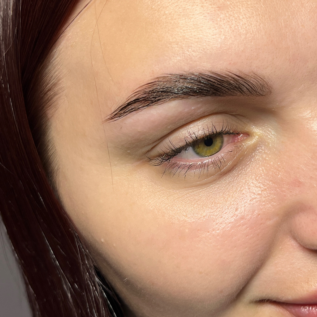 Полный комплекс (ламинирование бровей + коррекция + окрашивание)