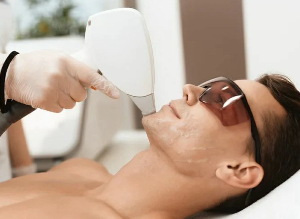 Мужское лицо полностью