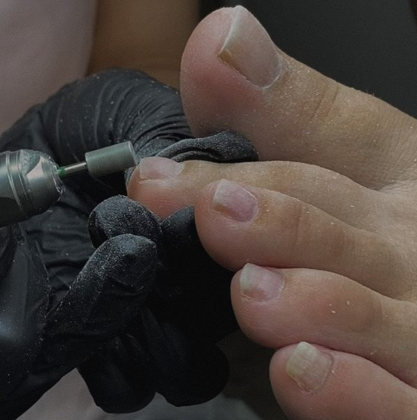 Снятие гель-лака (педикюр) сторонней работы