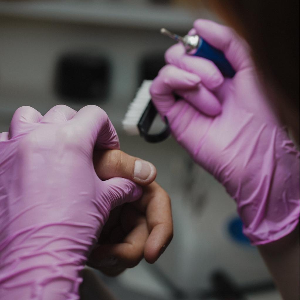 Маникюр гигиенический