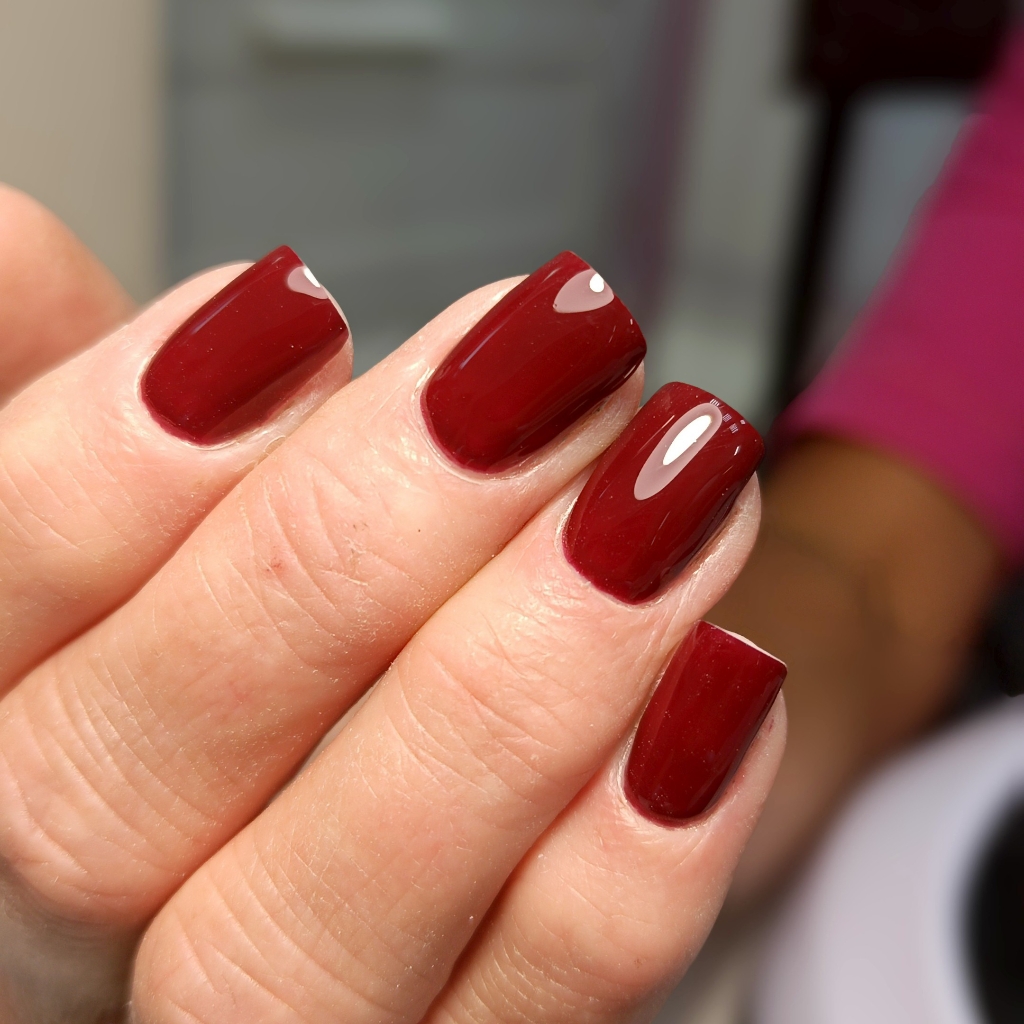 Маникюр с покрытием гель-лак