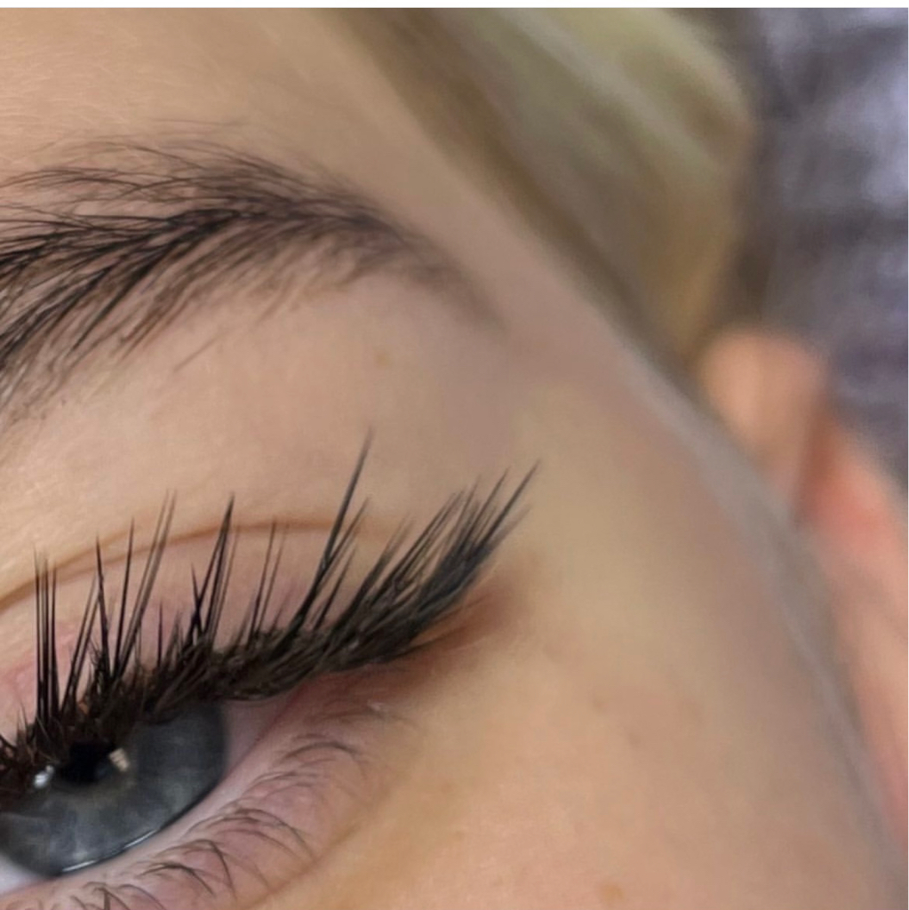 «Полумокрый с эффектом рваная линия»