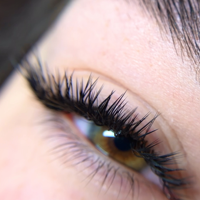 «Полумокрый с эффектом рваная линия»