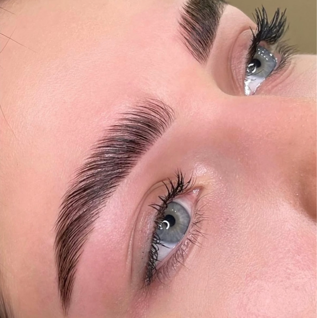 Ламинирование бровей