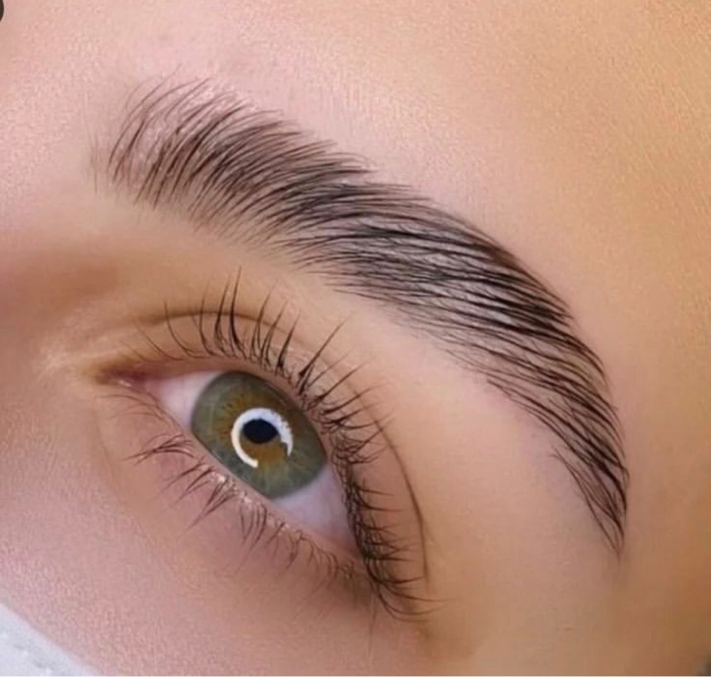 Коррекция/архитектура бровей