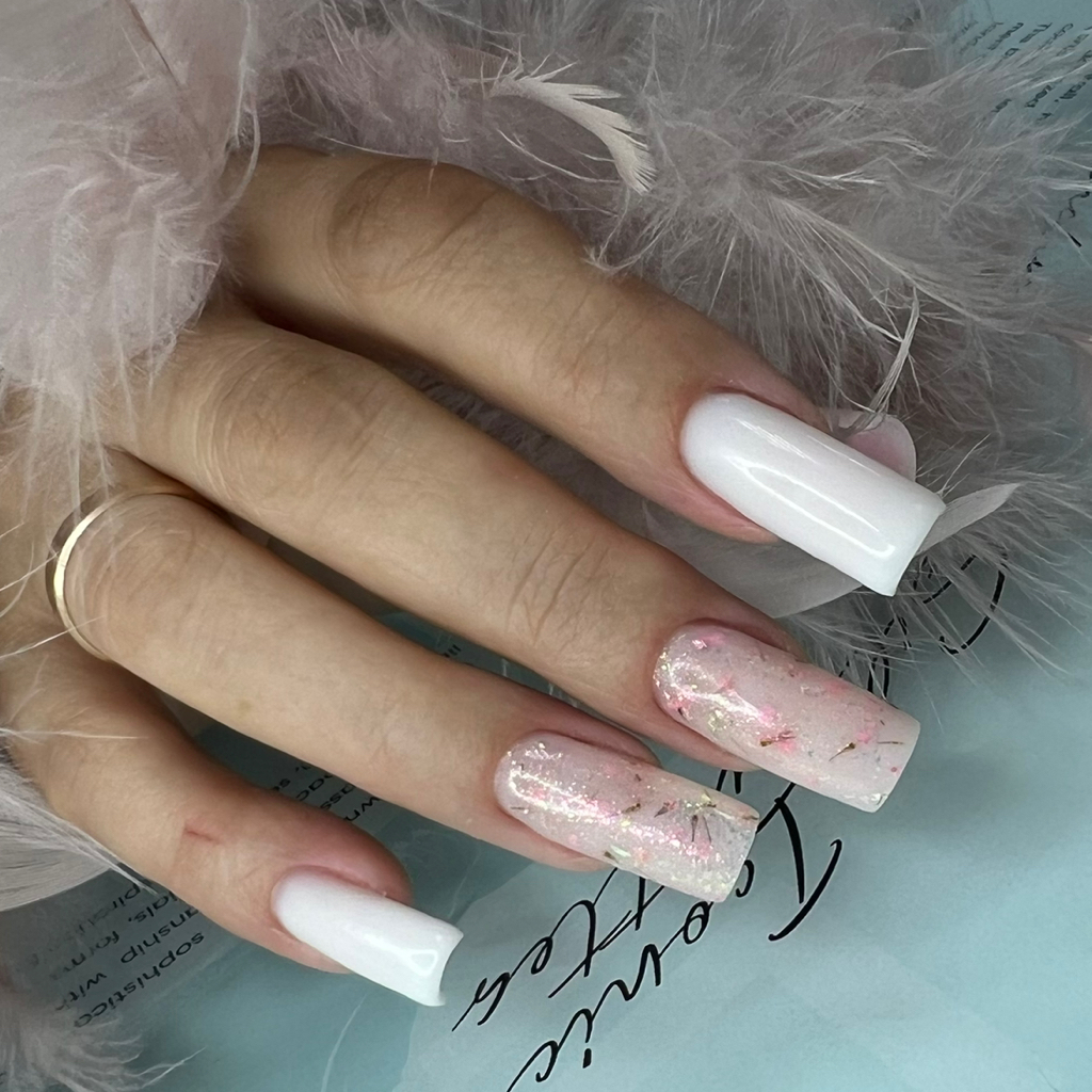 Наращивание ногтей