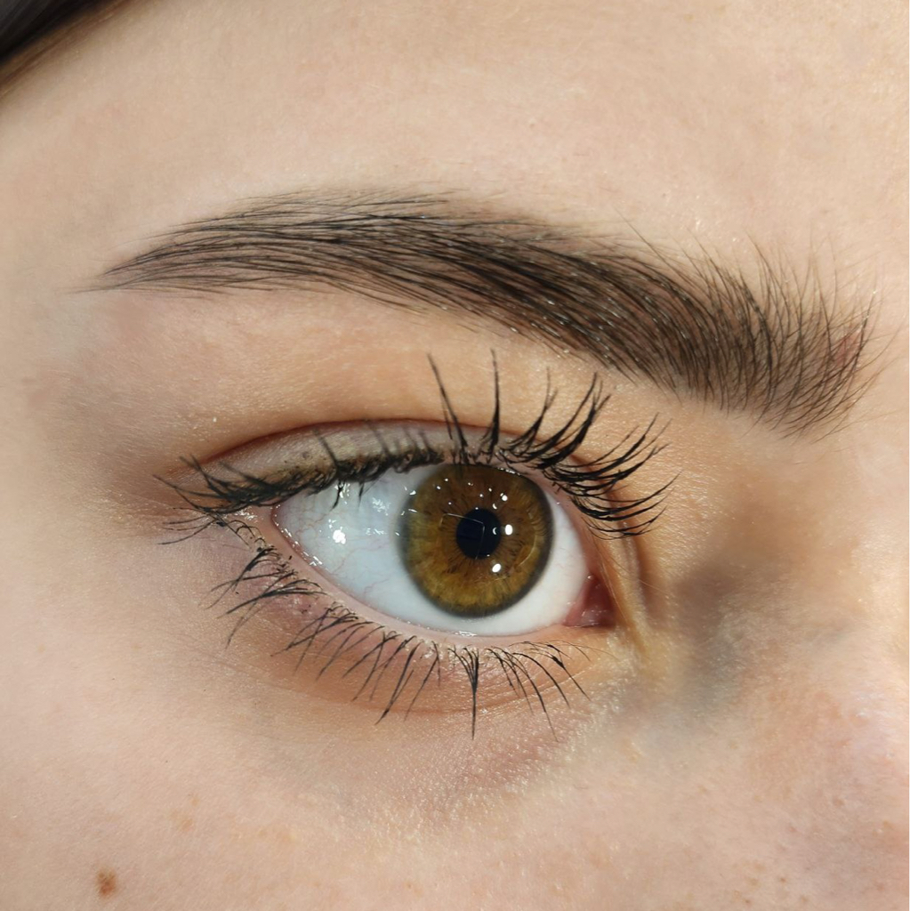 Окрашивание бровей