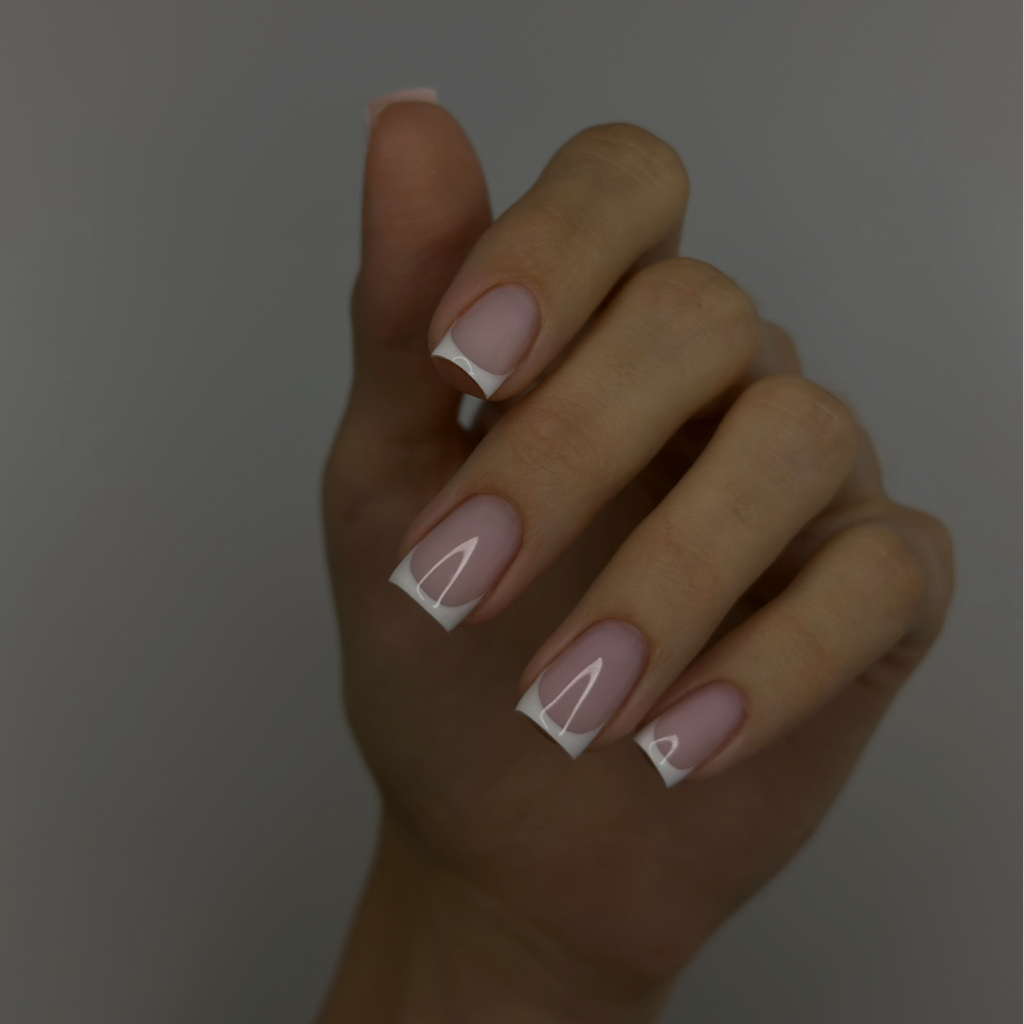 Маникюр с покрытием (+ укрепление)