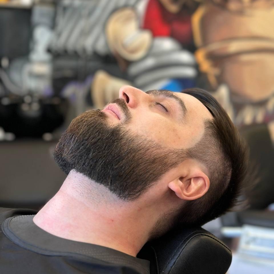 Комплекс (стрижка + моделирование бороды и усов)