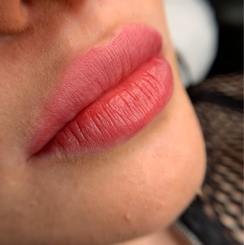 (Коррекция) Перманентный макияж губ