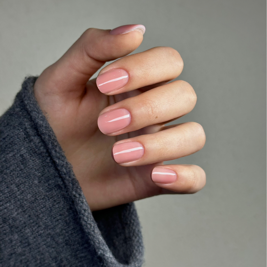 1. Маникюр с покрытием