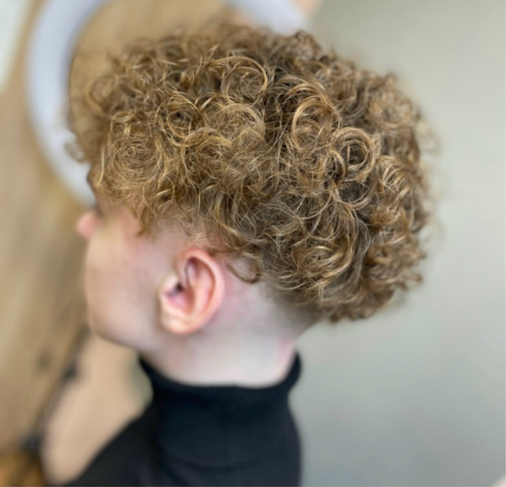 Мужская завивка волос  топ зоны