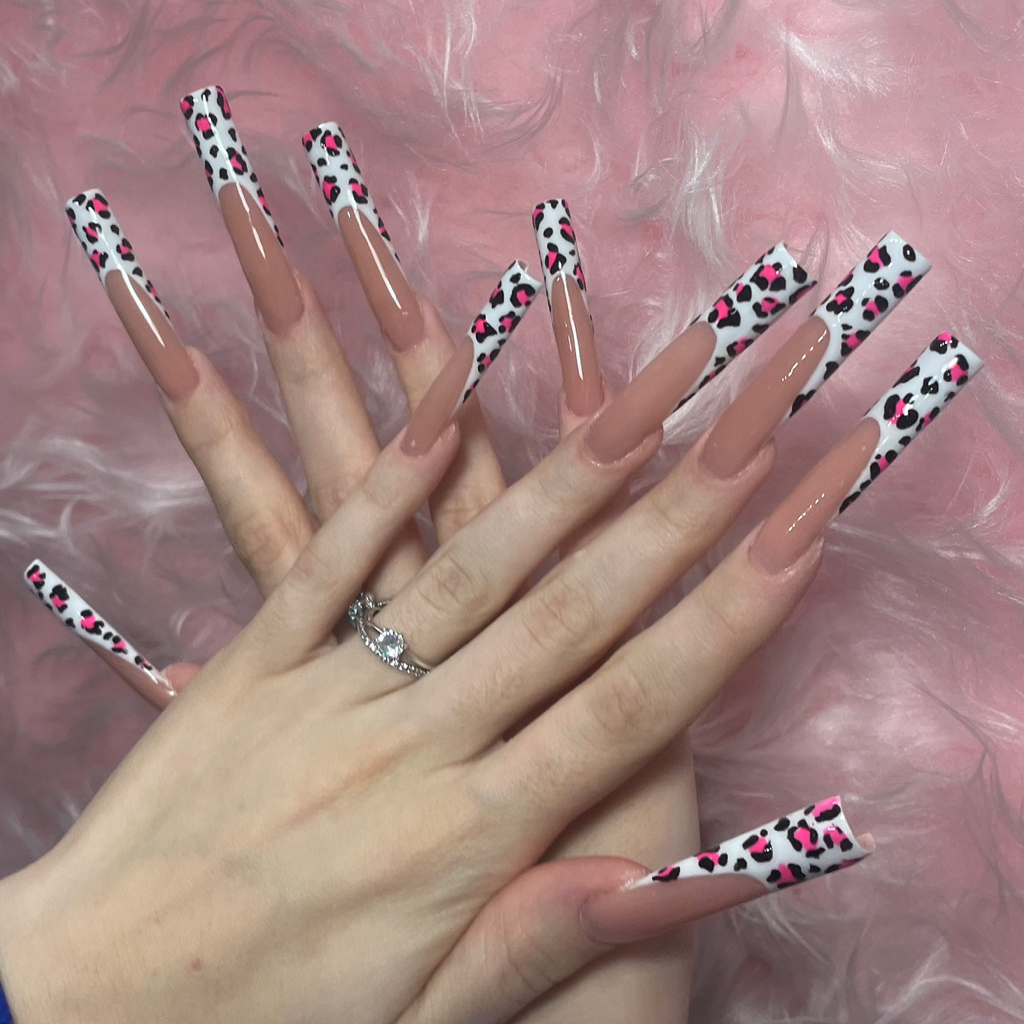 Наращивание ногтей