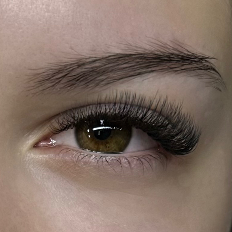 наращивание ресниц 3D