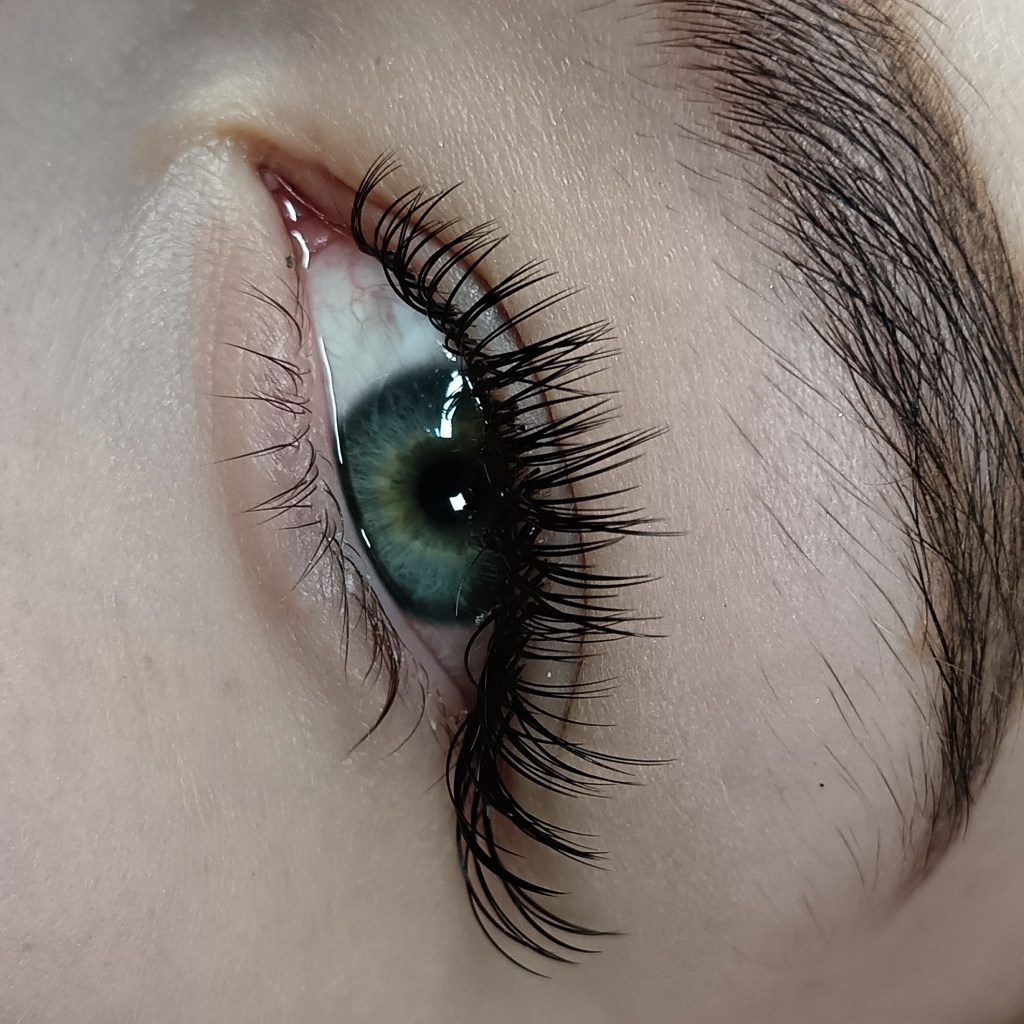 Наращивание ресниц 