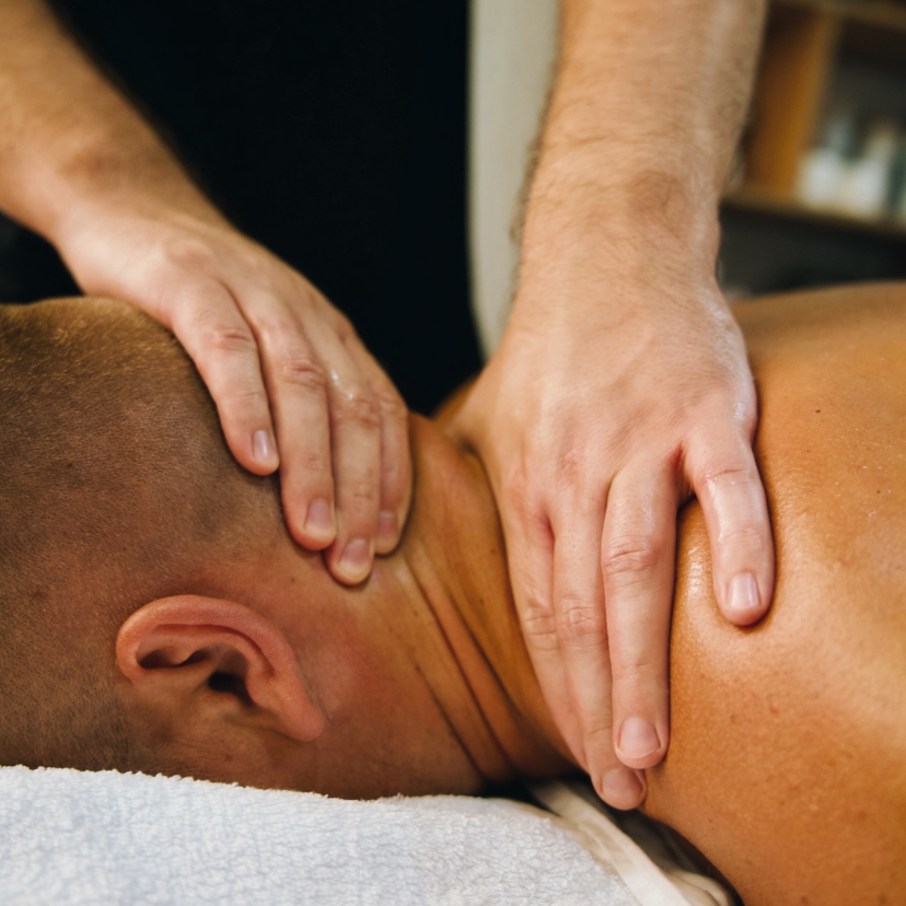 Массаж шейно-воротниковой зоны