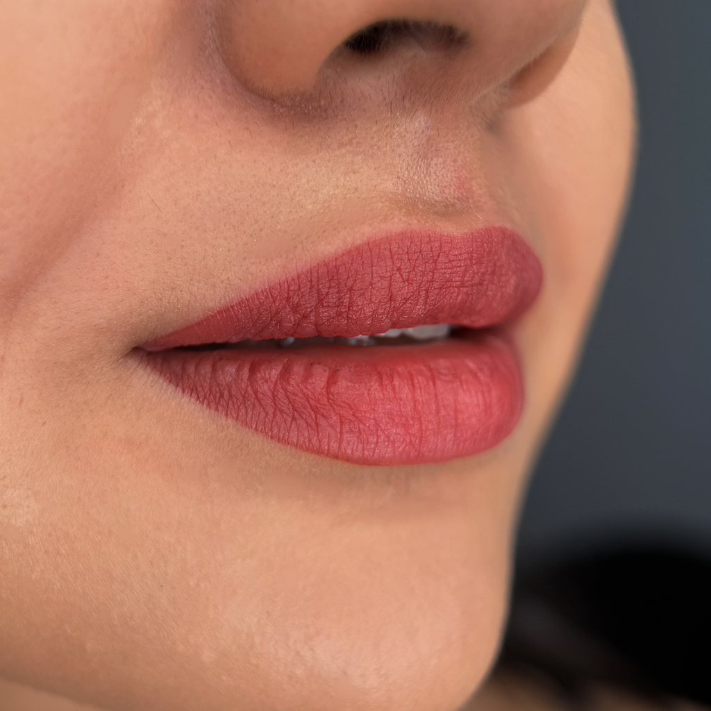 Перманентный макияж губ