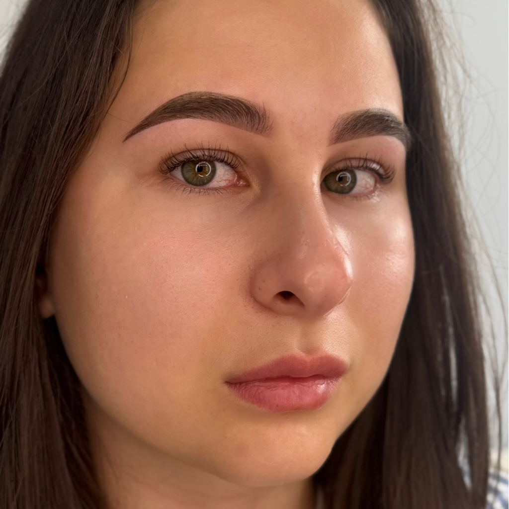 Перманентный макияж бровей