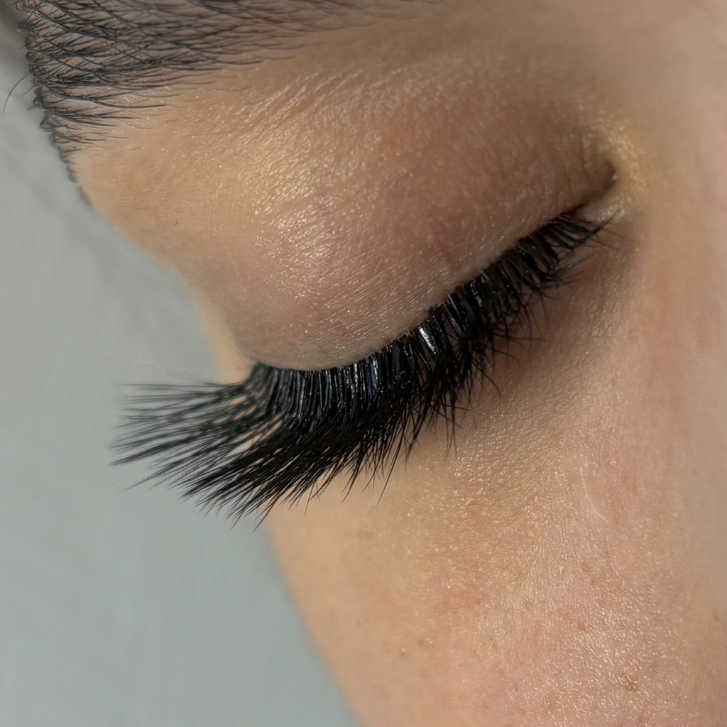 Наращивание ресниц 2D