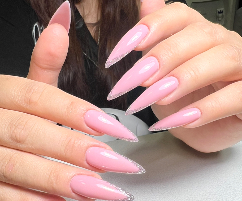 Наращивание ногтей