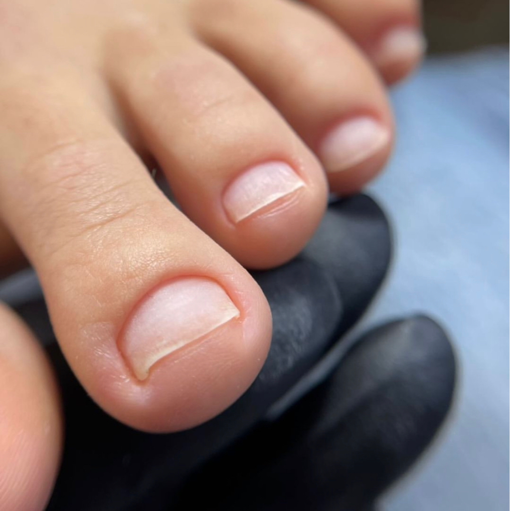 Педикюр (обработка пальцев и стоп без покрытия)