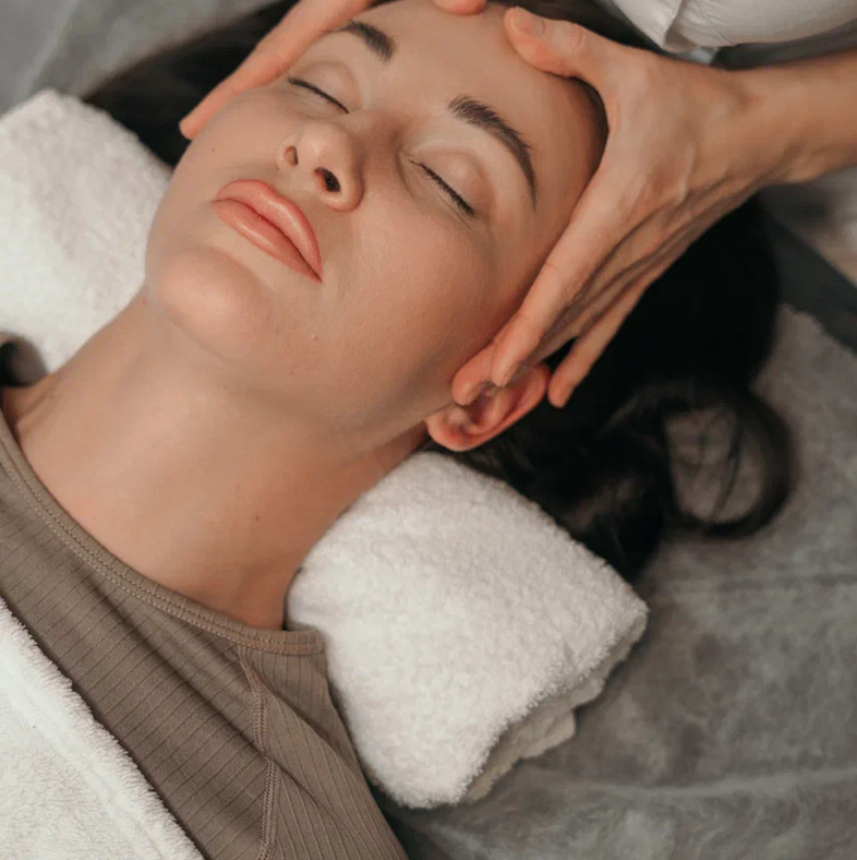 Холодная плазма зона декольте и шеи
