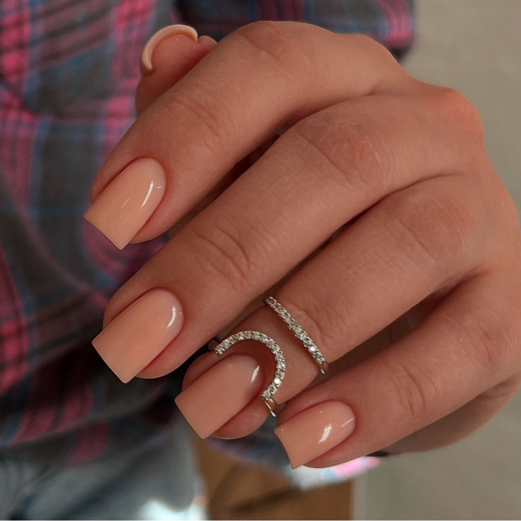 Маникюр с укреплением (маникюр + укрепление гелем + цвет)