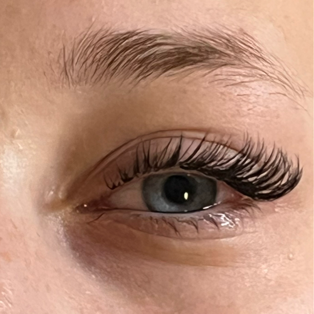 Наращивание ресниц 2D