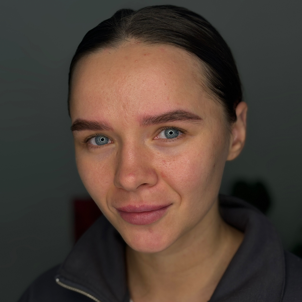 Перманентный макияж бровей в смешанной технике пудра+волоски