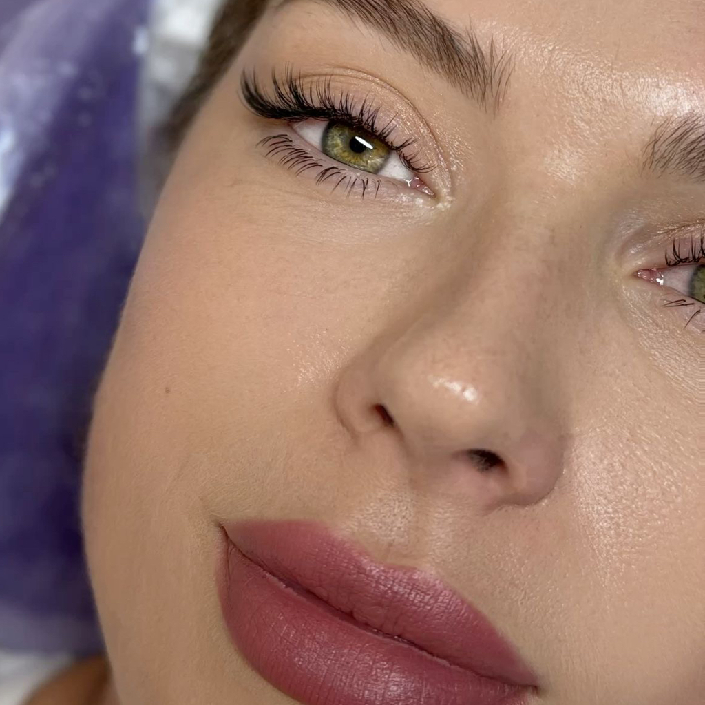 Наращивание нижних ресниц