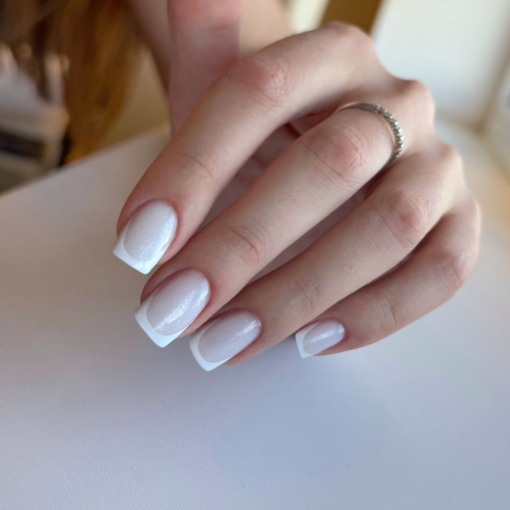 Маникюр френч