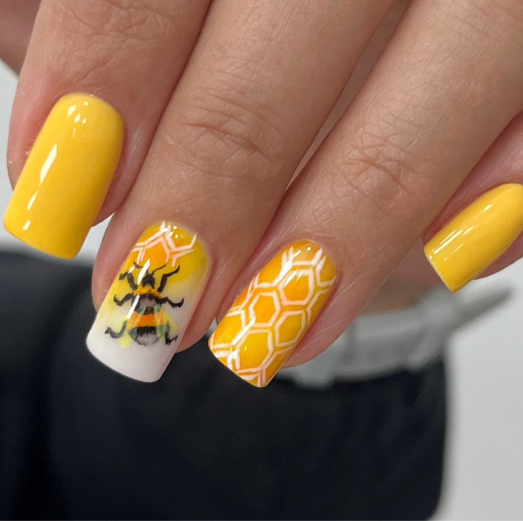 Маникюр с покрытием гель-лак + сложный дизайн