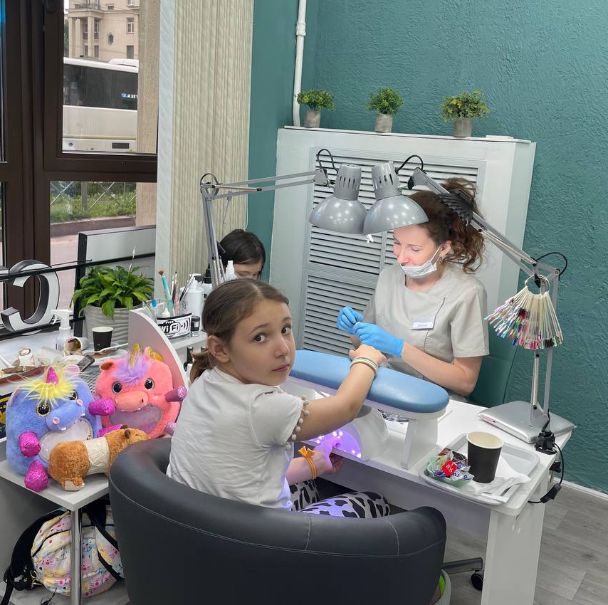 Детский маникюр  до 10 лет.