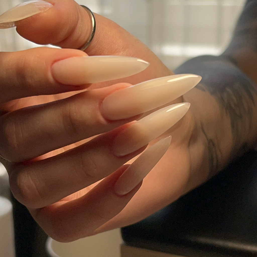 Маникюр с наращиваем длины