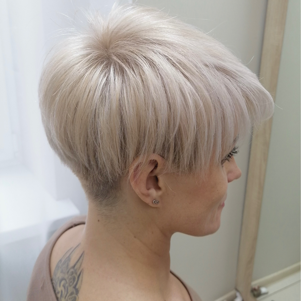 Стрижка женская короткая