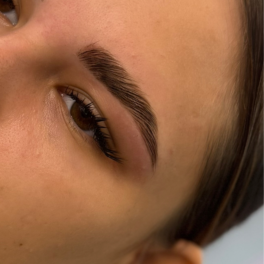 Долговременная укладка бровей +коррекция(без окрашивания)