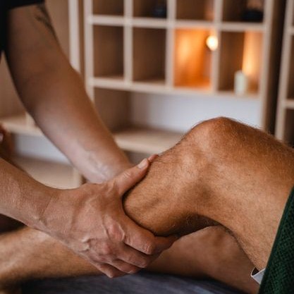 Массаж ног (от пальцев ног до бедра)