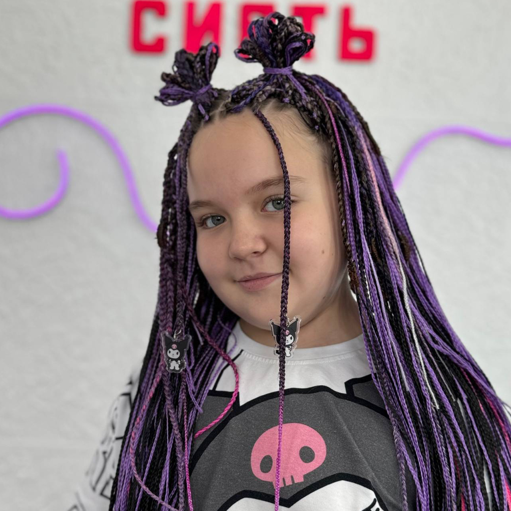 Зизи точечно облегчённый детский комплект. Украшения на косы у лица в 🎁 Время плетения 1,5-3 часа. Стоимость 8.000₽. Срок носки 3-6 недель