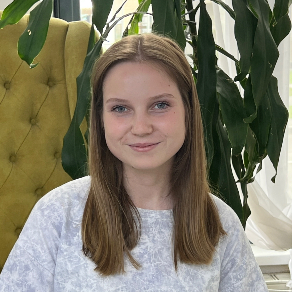 Марина (младший мастер)