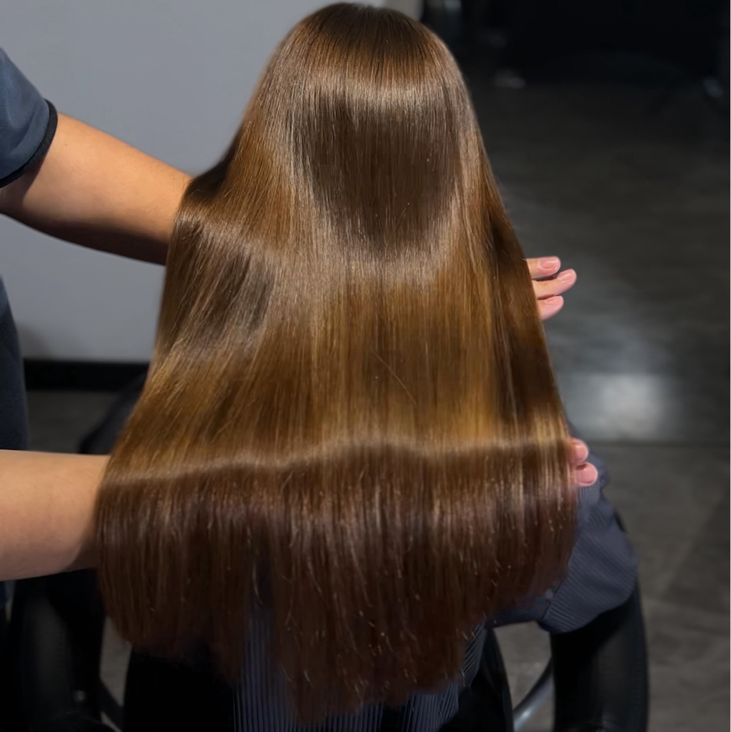 Кератиновое выпрямление волос