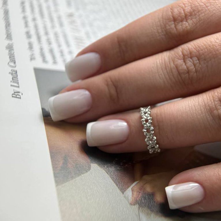 Маникюр коррекция гель короткие (френч/втирка/стемпинг от 3 ногтей)