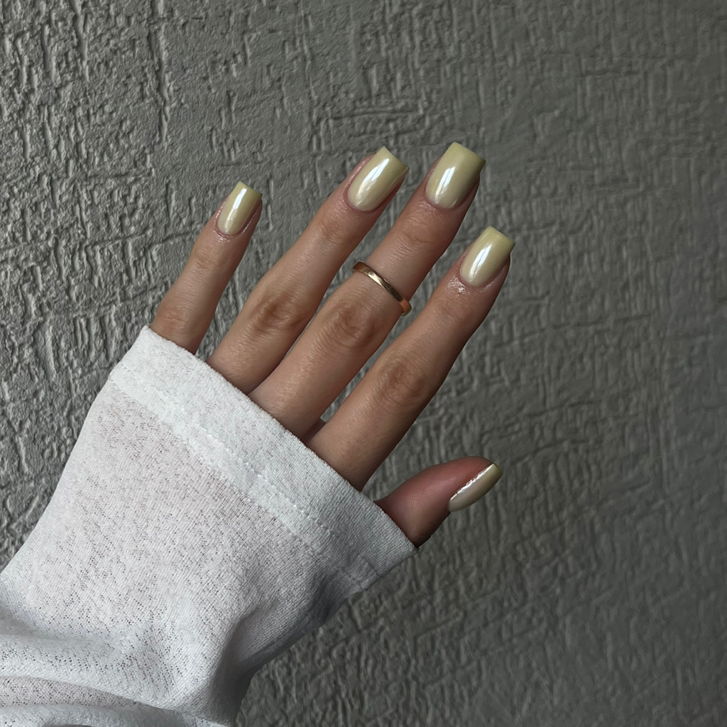 Коррекция на верхние формы натуральных ногтей