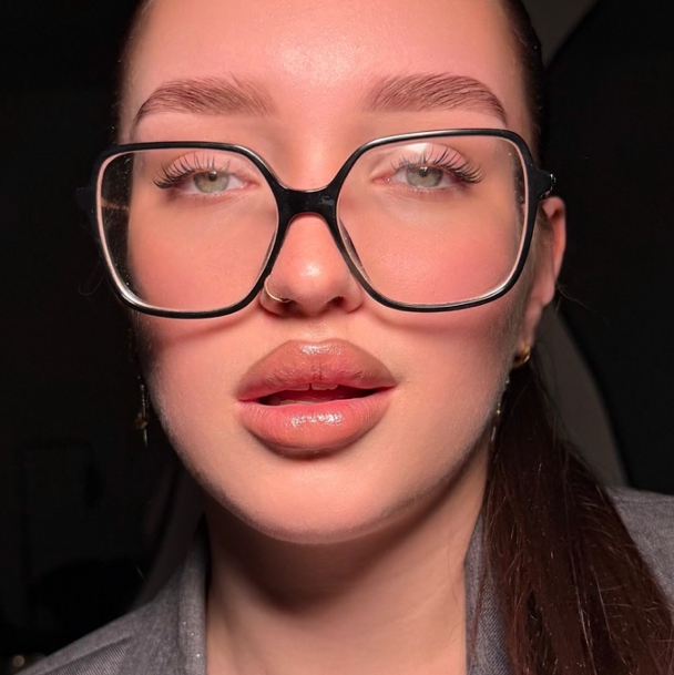 Топ-мастер: ламинирование и коррекция бровей