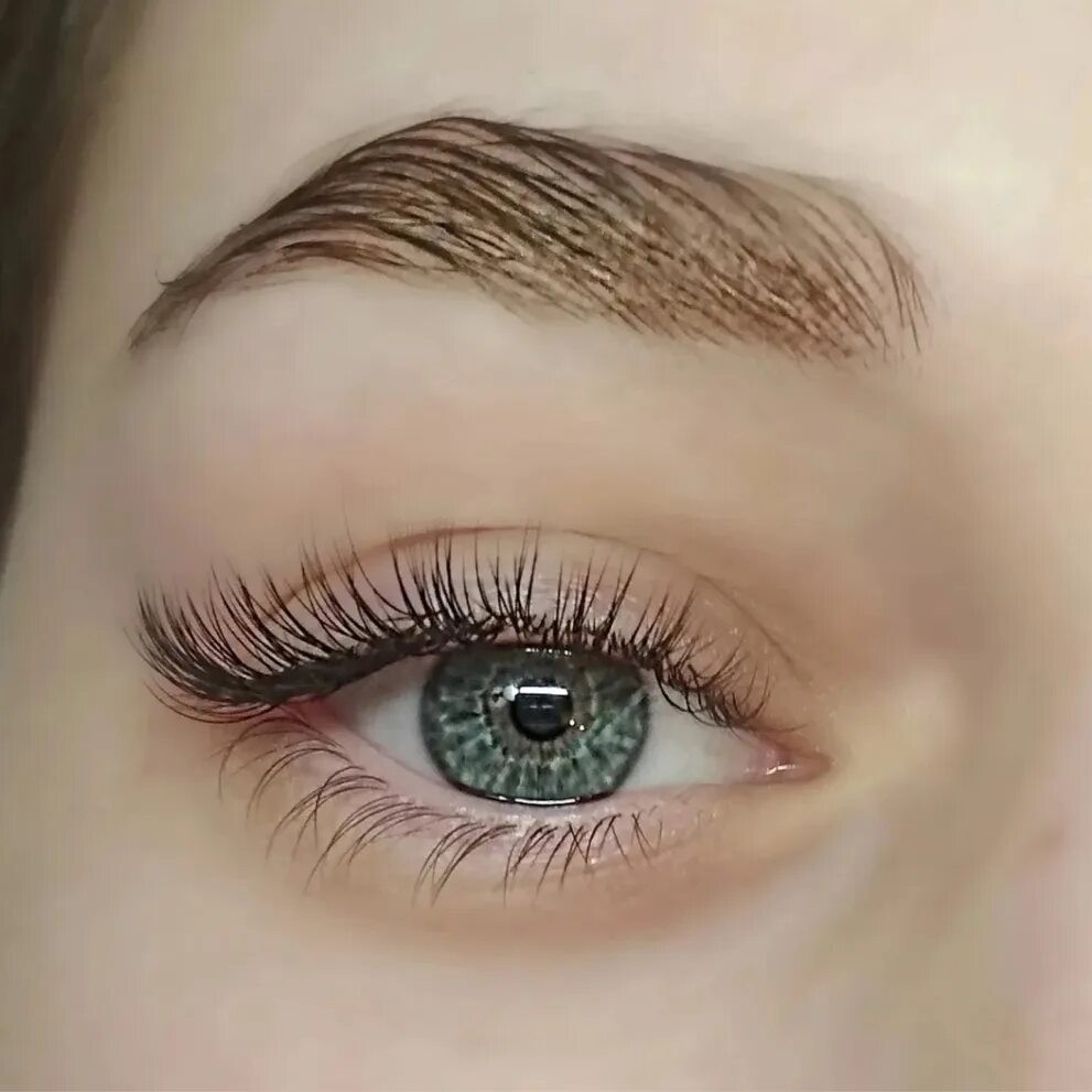 Коррекция наращенных ресниц