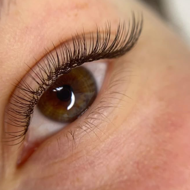 Наращивание ресниц Классика