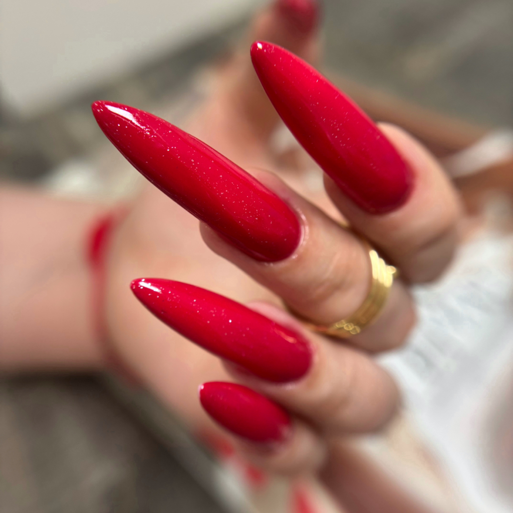 Коррекция наращенных ногтей с нанесением гель-лак